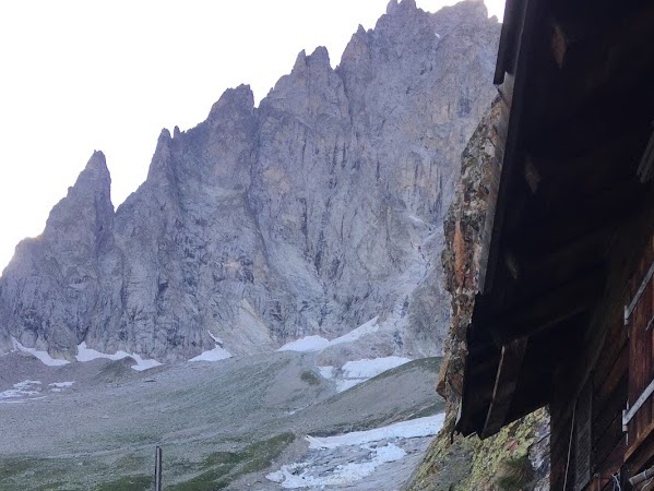 Aiguille Noire de Peuterey arete Sud